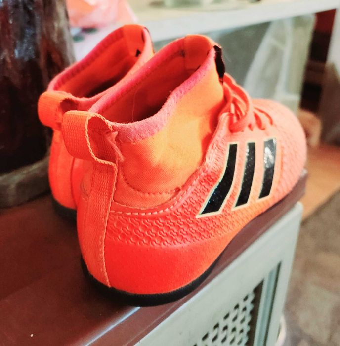 Маратонки,футболни бутонки Adidas!