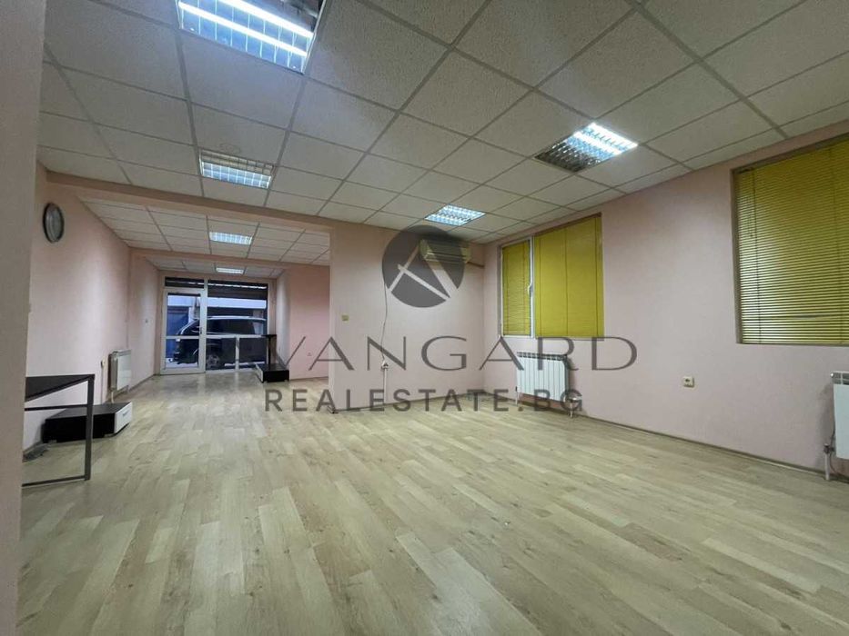 Продава се Магазин в Пловдив, Кършияка - 70 кв.м за 1643 €/кв.м - Снимка #3