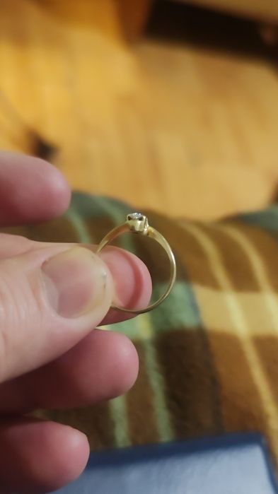 Vând piesele din aur de 14 k din imaginii.