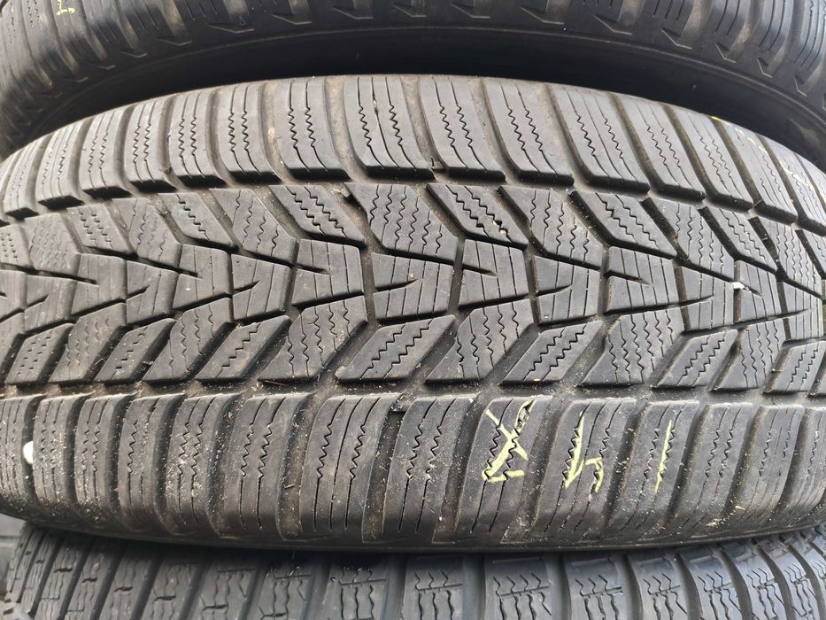 2бр Зимни Гуми 215 60 17 - Hankook - DOT 2022