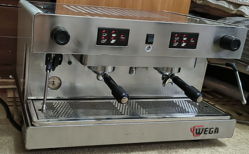 Профессиональная Кофемашина Wega