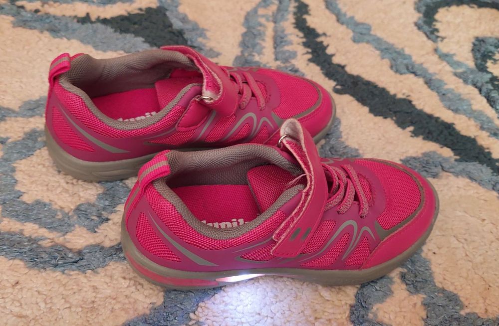 Маратонки за момиче - светещи 29 размер