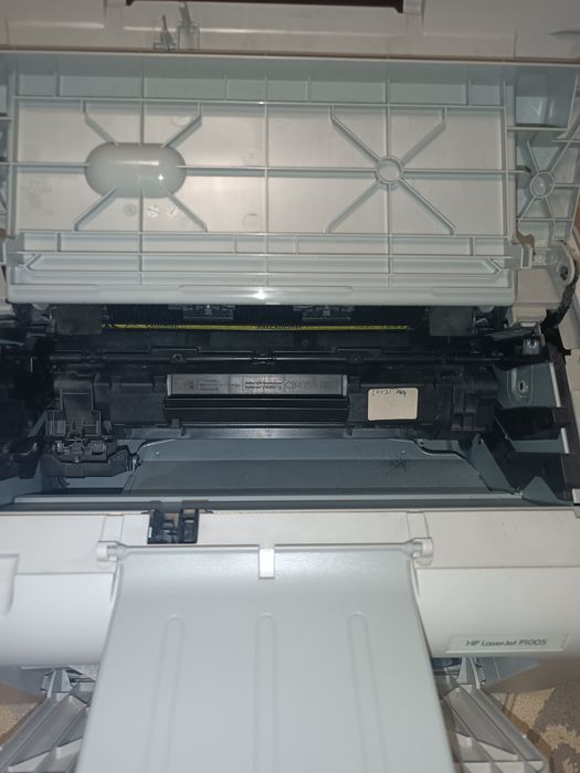 Принтер HP LaserJet P1005