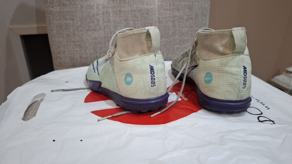 Футболни обувки Nike Mercurial 38