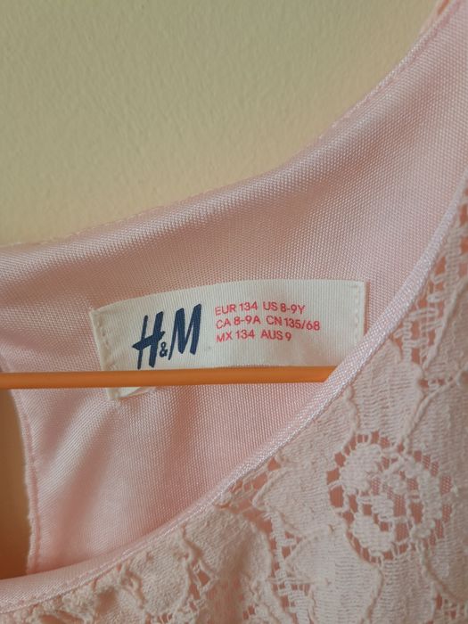 H&M дантелена рокля