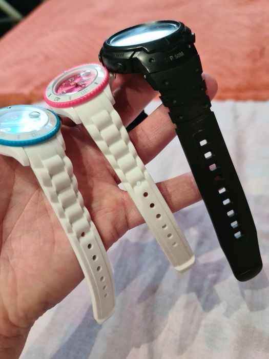 Set 2 bucati Ice watch turcoaz și roz,superbe,ca noi,+cadou skmei 1068