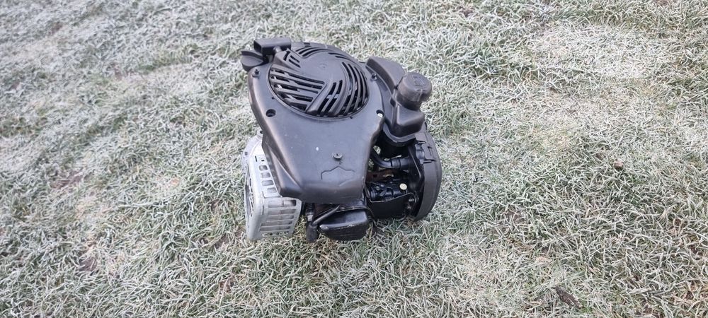 Masina de tuns iarba si Motor Briggs & Stratton 4000E