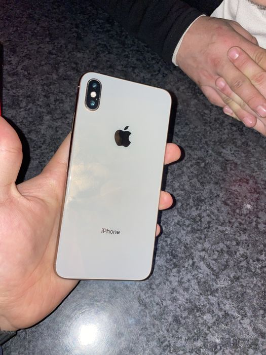 Iphone xs max 64  srocniy sotiladi