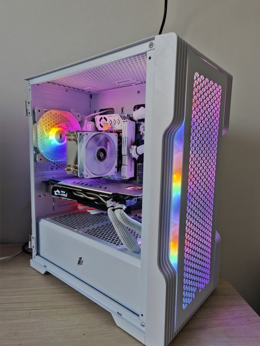 Titan Trilobite E5 – GTX 1070 8GB / 16GB RAM / 14 Core CPU / SSD + HDD