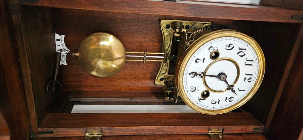 Ceas de perete cu pendula Kienzle D. R. Patent