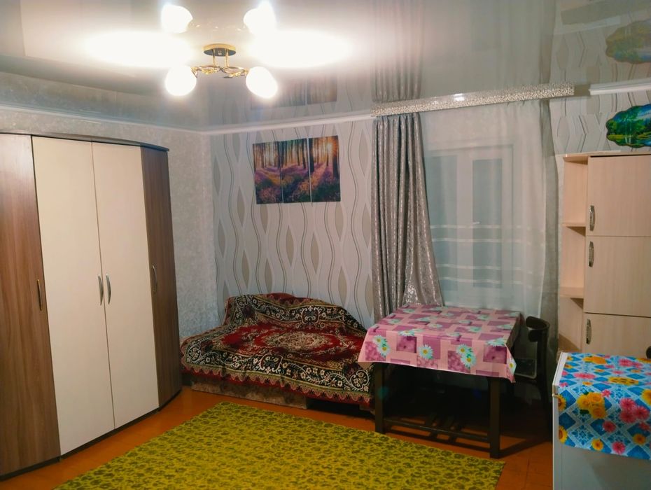 Сдам комнату девушке-студентке  в частном жилом доме.