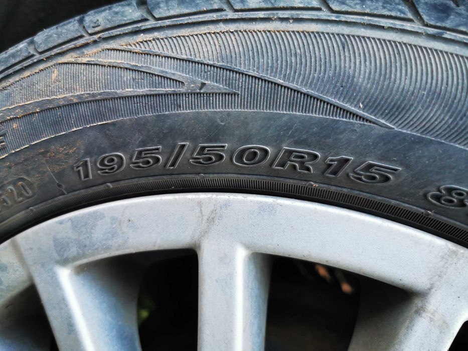 За FORD FIESTA MK7 4 бр. лети джанти с летни гуми 195/50R15