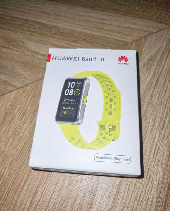 Huawei Band 10 Green sau Huawei Band 8 Black