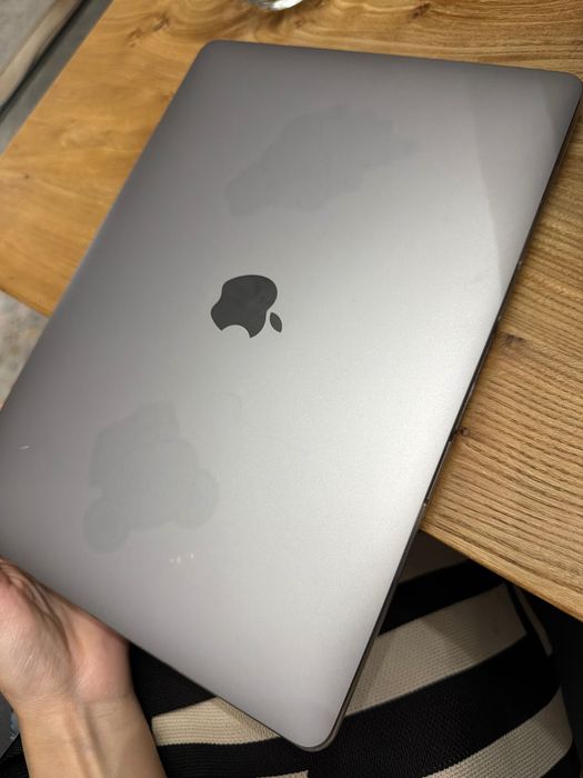 Macbook pro 13 2020г 256gb, Touch bar