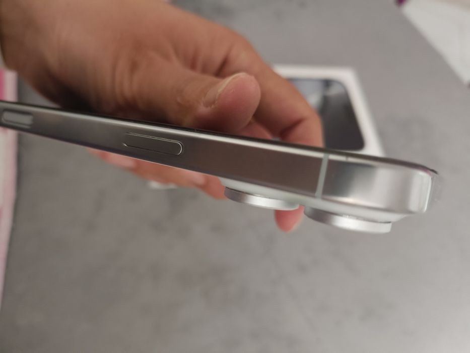 Iphone 16 pro max белый 90% акб
