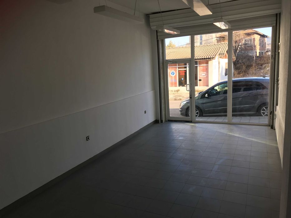 Дава се под наем Магазин в Харманли - 35 кв.м за 178.5 € - Снимка #7