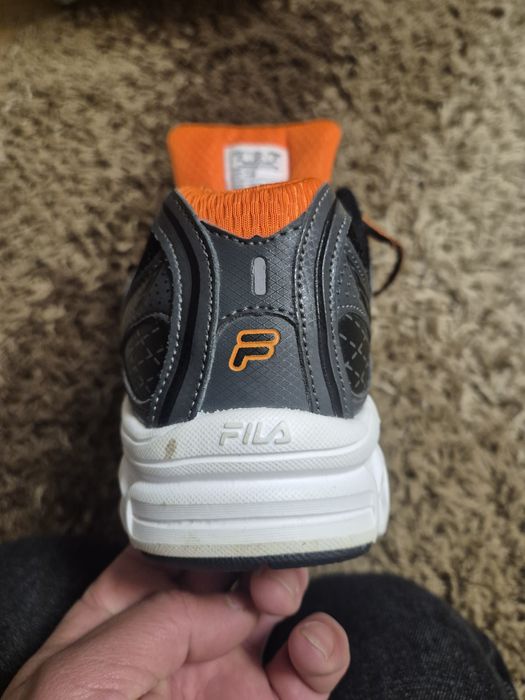 Adidasi Fila . Ca noi