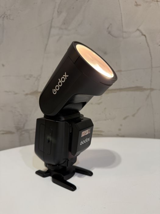 Вспышка Godox v1 pro canon аккумуляторная в идеальном состоянии