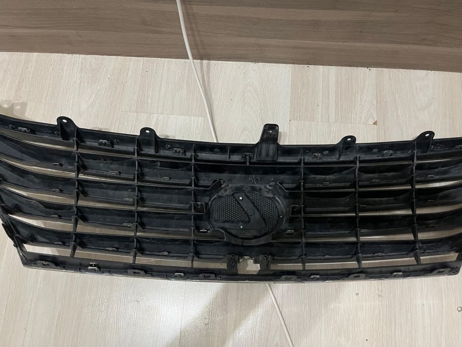 Продам решетку Лексус 570 оригинал