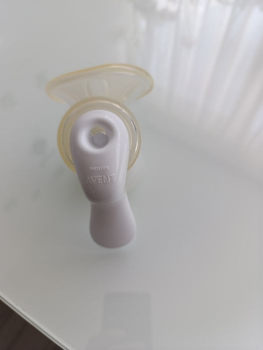 Помпа ръчна  Avent