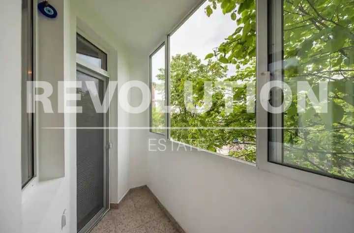 Тристаен апартамнет в ТОП Център