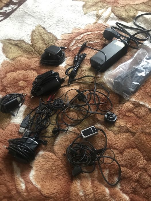 Продаю шнуры и зарядки