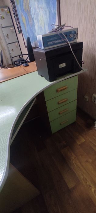 Продам офисную мебель