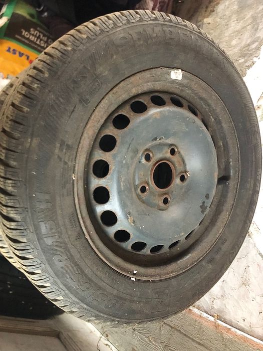 Roți complete și cauciucuri de vânzare