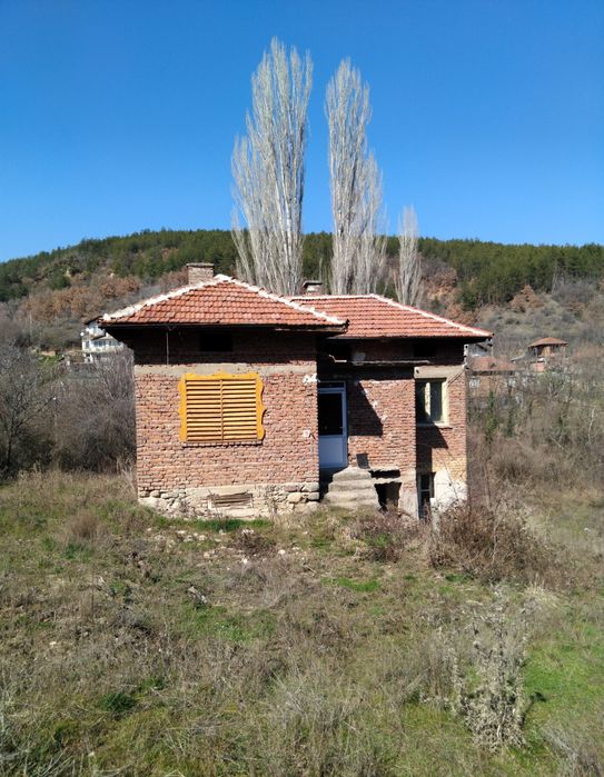 Продава къща в с.Громаде общ.Дупница