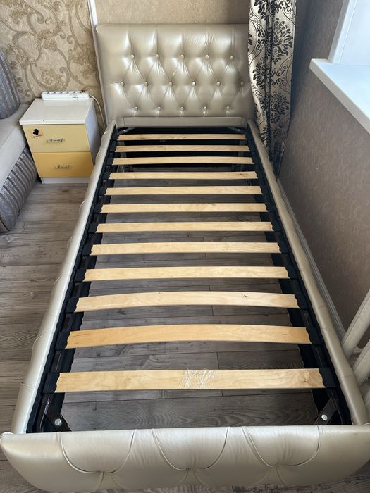 Односпальная кровать