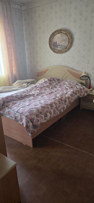 Продам чиланзар 5.  Трёх комнатная.  Балкон 2*6.  Серия 77