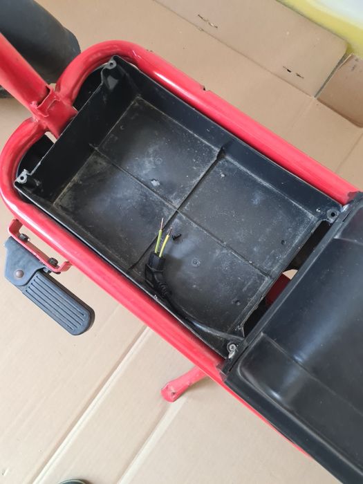 Scuter electric E-M 25 fără baterie