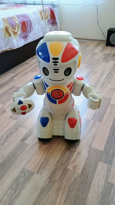 Робот Емилио /Интерактивна играчка/
