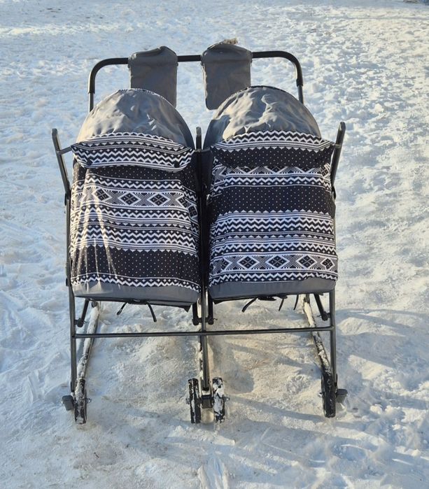 Продам санки коляску для двойни.