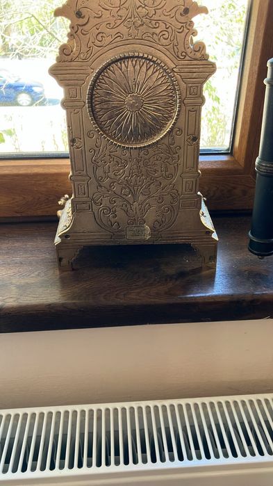 Ceas de masă de antichitate – Vintage, Elegant, Colecție