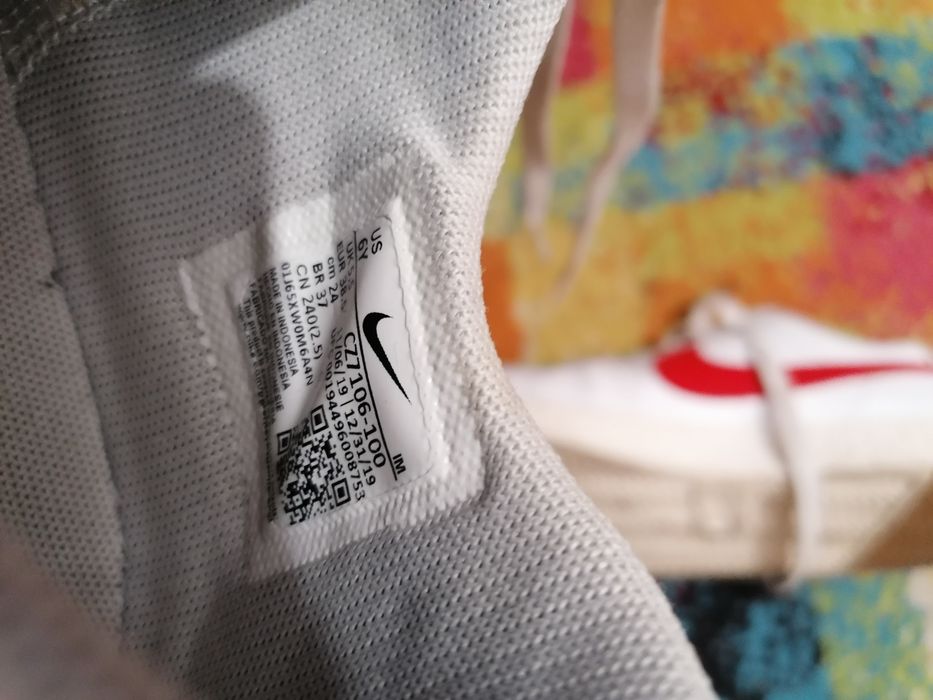 Vând adidași pentru fete