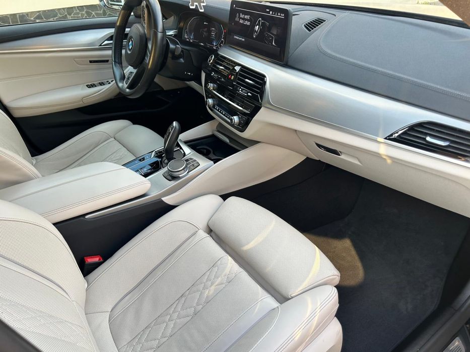 BMW 545e plug-in hybrid xDrive 2020