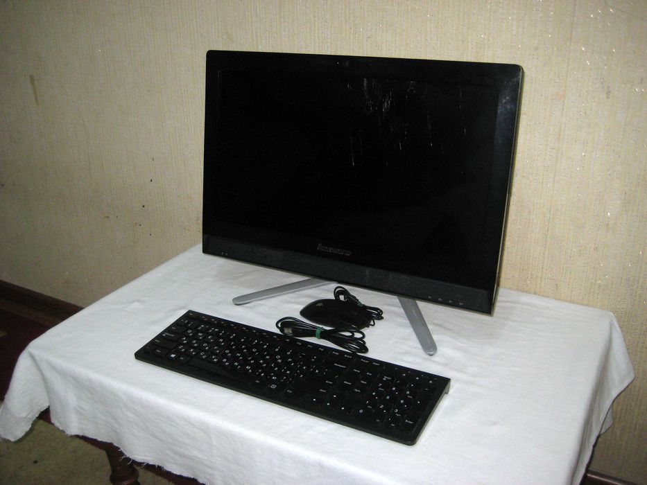 Моноблок Lenovo айби йук яхши ишилидиган холатда !