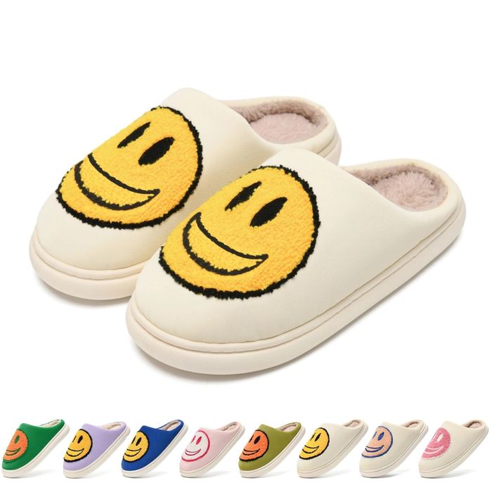 Papuci imblaniti cu smiley face diverse marimi