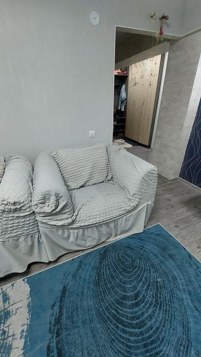 Угловой диван и кресло