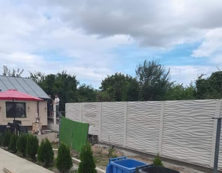 Gard din placi de beton