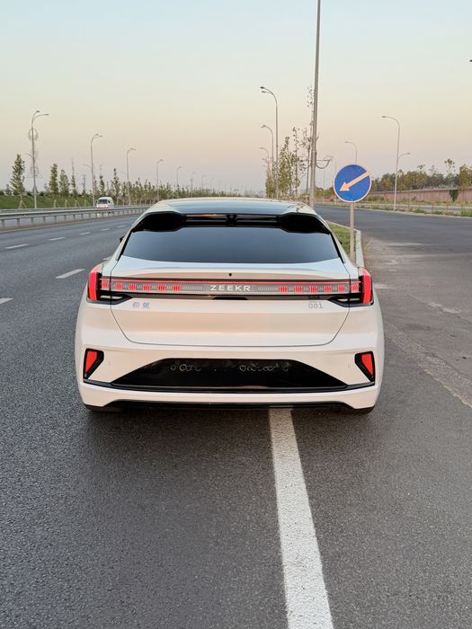 Zeekr 001 You z-sport restayling