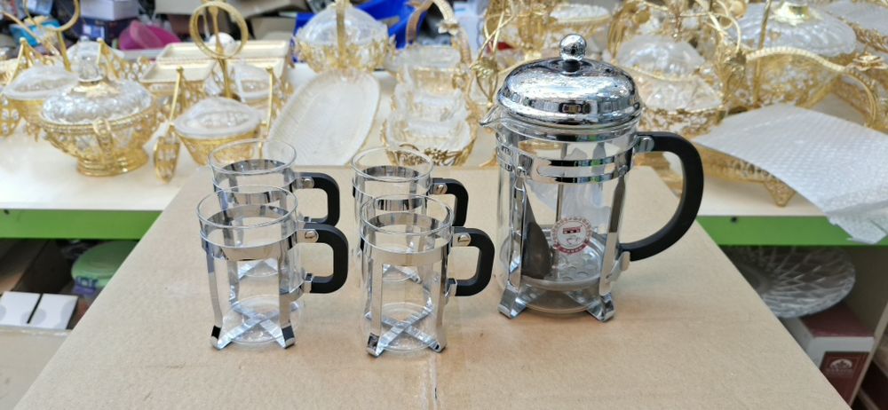 Porshinli choynak coffe va choy uchun 4ta bakallari va qoshiqcha bilan