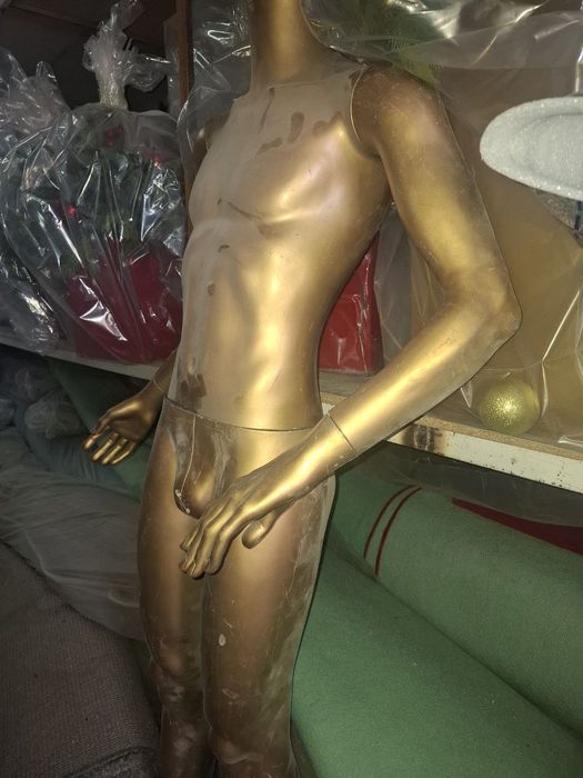 Manikinlar sotiladi narxini kiliwamz