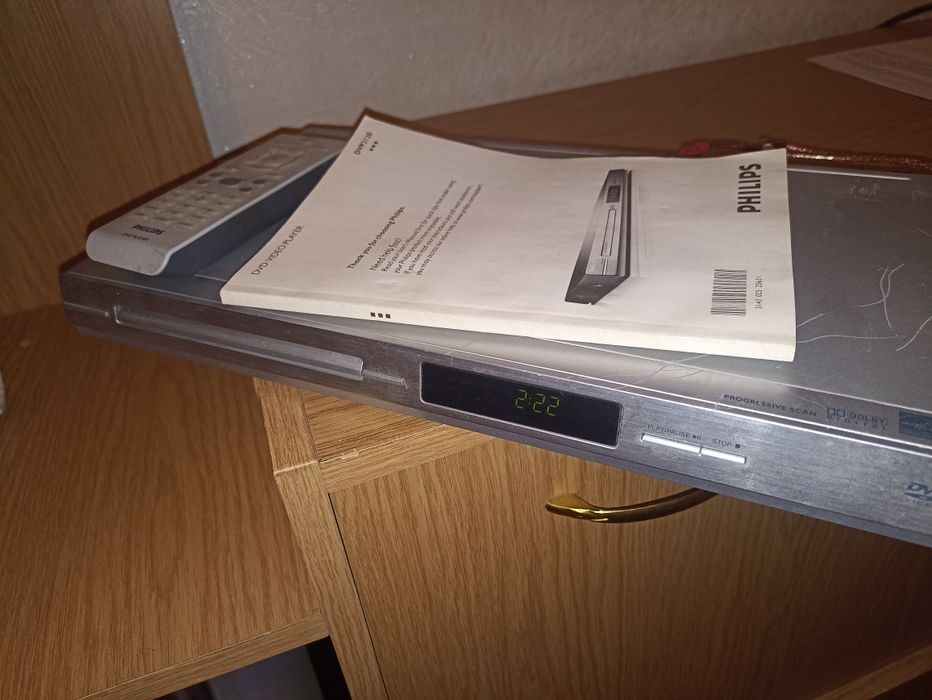 Телевизор  на 12 и 220v + DVD