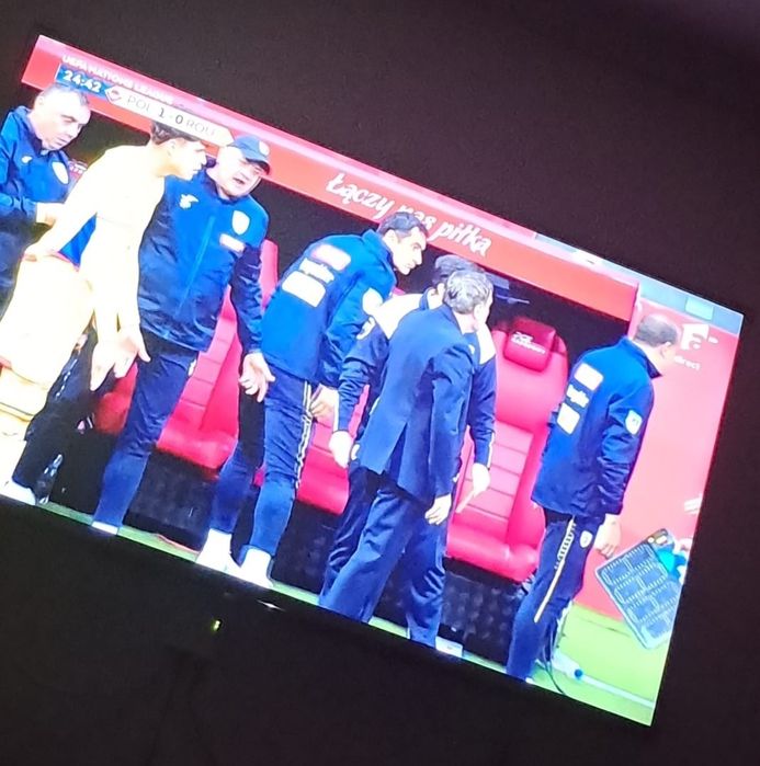 Vând televizor Sony Bravia KDL-42W650A, cu diagonală de 32 inch.
