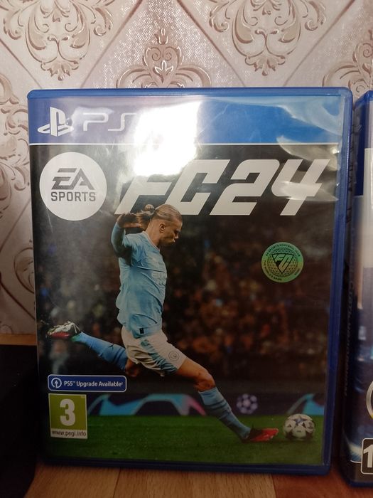 PS4 почти новая!