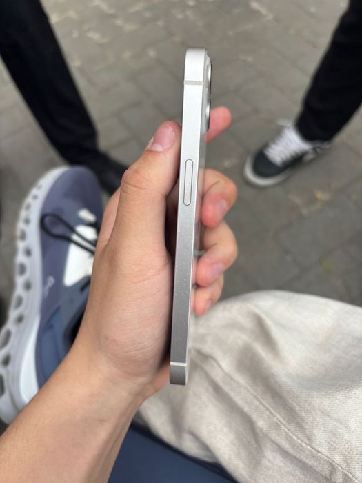 iPhone 13  продам