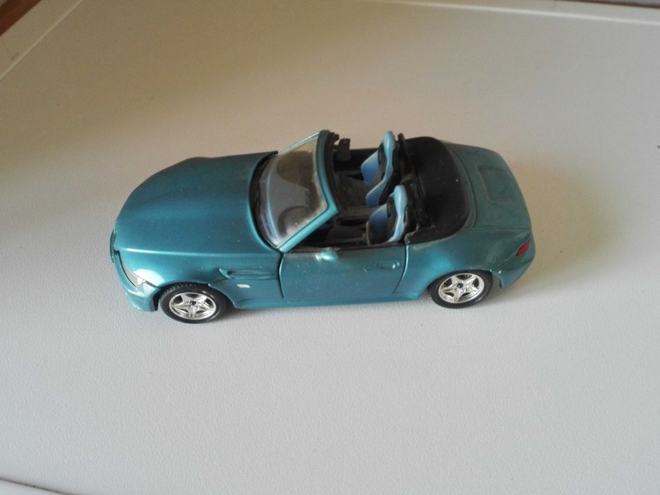 Метални колички М 1:24 .