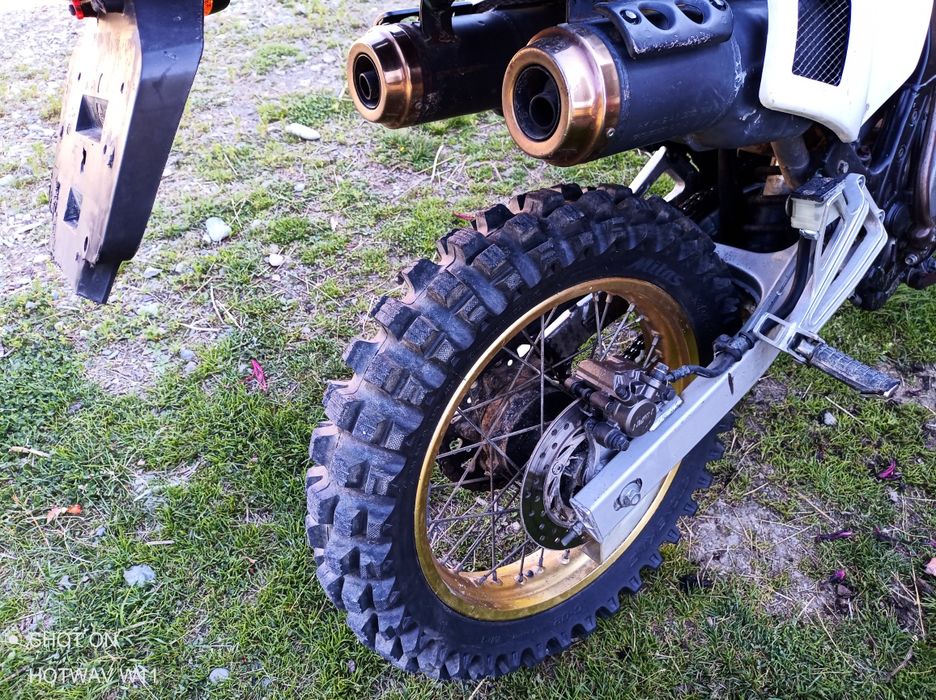 Honda dominator de 500.